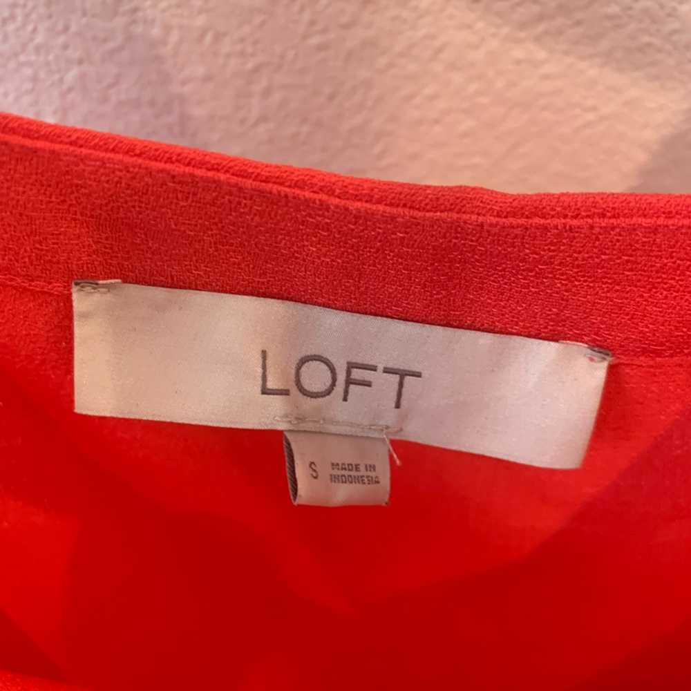 Loose Tank Top with Ruffle - Picture 3 of 3